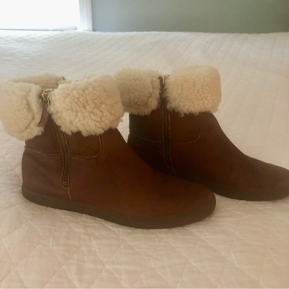 Elie Tahari Soft Brown Lined Boots